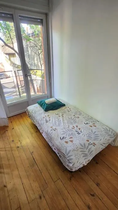 T3 Petit Confort - Proche Commodites - Parking Prive Toulouse 0*,  France